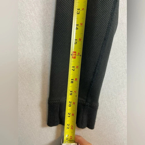 Lululemon Mula Bundle Jacket Charcoal Black Women's Asymmetrical Full Zip Sz 8 - Picture 10 of 12